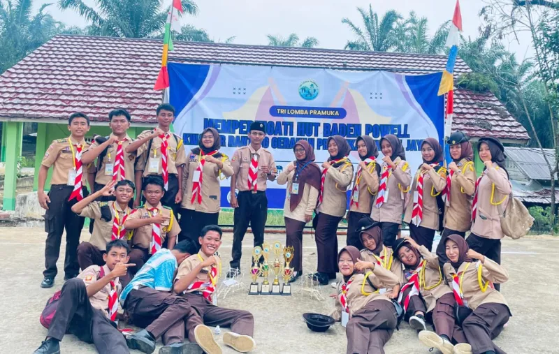 Alhamdulillah, kabar membanggakan datang dari Pramuka SMA PGRI 268 Pangkalan Kersik yang berhasil membawa pulang piala pada ajang Tri Lomba Pramuka...