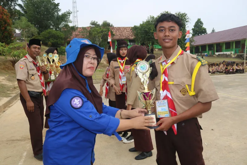 Alhamdulillah, kabar membanggakan datang dari Pramuka SMA PGRI 268 Pangkalan Kersik yang berhasil membawa pulang piala pada ajang Tri Lomba Pramuka...