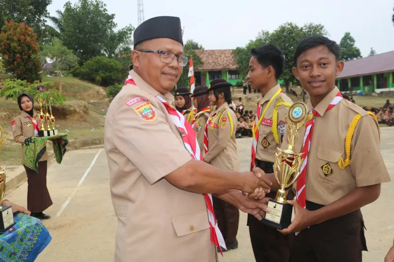 Alhamdulillah, kabar membanggakan datang dari Pramuka SMA PGRI 268 Pangkalan Kersik yang berhasil membawa pulang piala pada ajang Tri Lomba Pramuka...