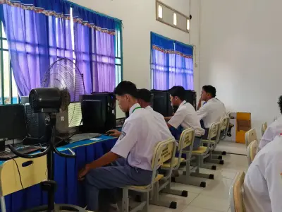 Foto 2 — Sesi Kedua TKA Hari Pertama di SMA PGRI 268 Pangkalan Kersik