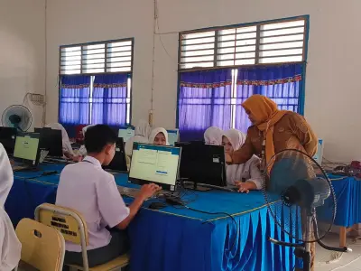 Foto 3 — Sesi Kedua TKA Hari Pertama di SMA PGRI 268 Pangkalan Kersik