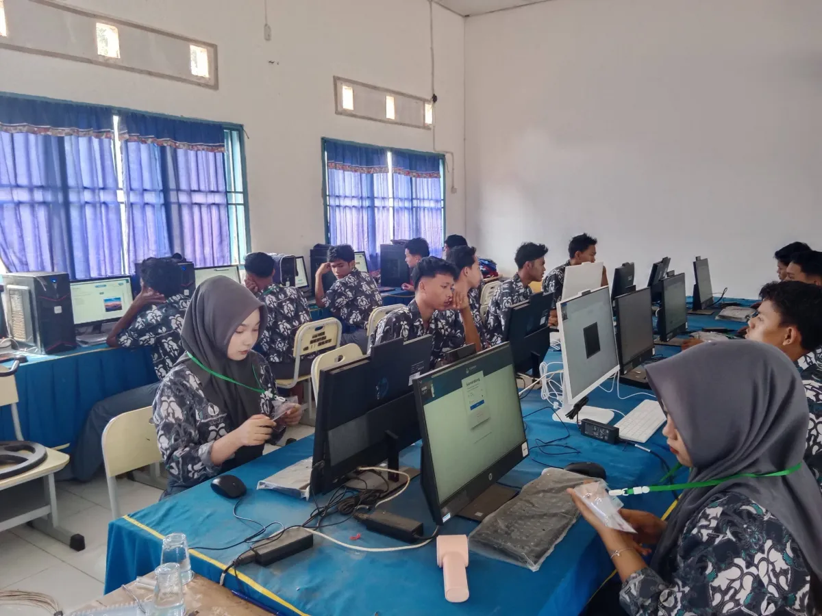 Sesi Kedua TKA Hari Kedua di SMA PGRI 268 Pangkalan Kersik