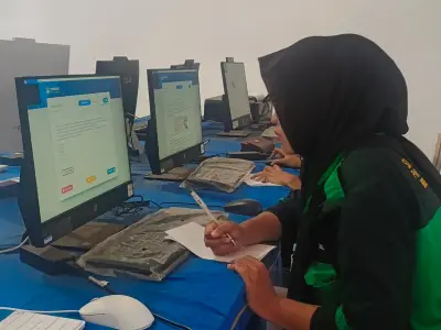 Foto 2 — Sesi Ketiga Tutup TKA Hari Ketiga di SMA PGRI 268 Pangkalan Kersik