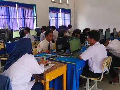 Sesi Kedua TKA Hari Keempat di SMA PGRI 268 Pangkalan Kersik