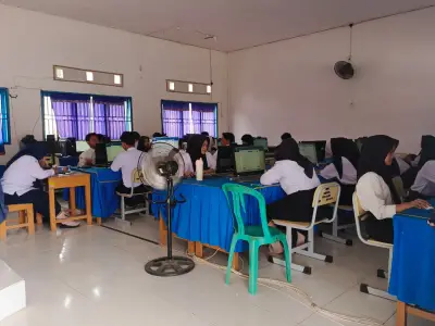 Foto 4 — Sesi Kedua TKA Hari Keempat di SMA PGRI 268 Pangkalan Kersik