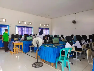 Foto 4 — Sesi Ketiga Tutup Rangkaian TKA di SMA PGRI 268 Pangkalan Kersik