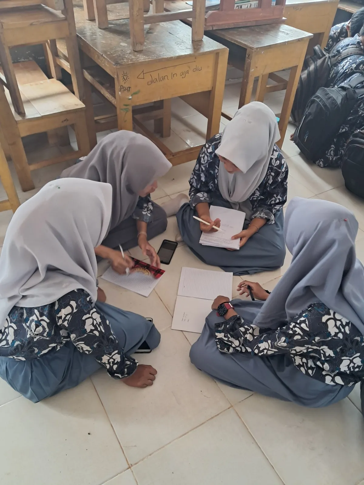 📣 Perencanaan Projek: Diskusi Kelompok dan Pembuatan Proposal Projek